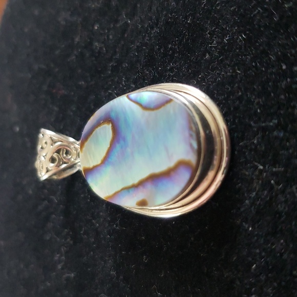 Abalone Shell Pendant - Picture 2 of 5